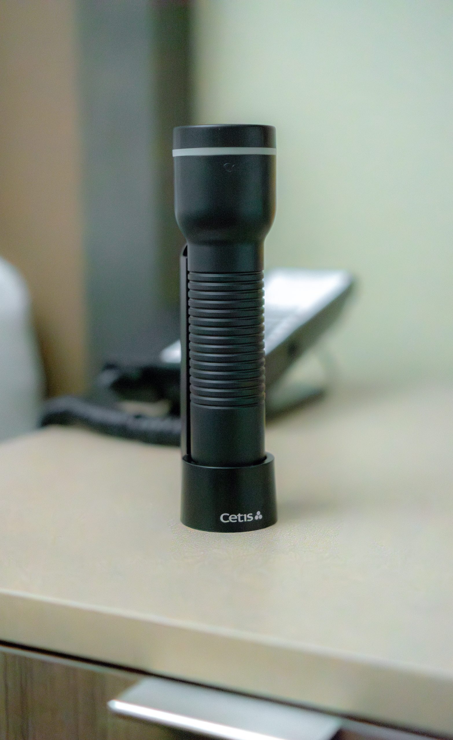 FL-102 Flashlight - Image 3